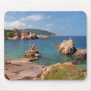 Rote felsige Küste von Sardinien mousepad