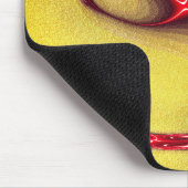 Rote Fraktal-Eidechse auf weich ockerfarbener Text Mousepad (Ecke)