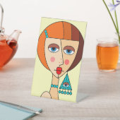 Rote Frauen - Schöner Kubismus Sockelschild (In SItu)