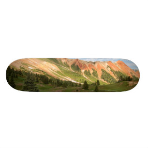 Rote Gebirgsreflexion Skateboard