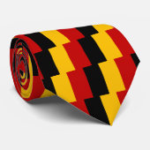 Rote gelbe schwarze diagonale Streifen Krawatte (Gerollt)