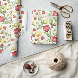Rote gelbe Tulpenblumen Erdbeeren Geschenkpapier