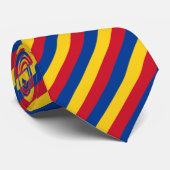 Rote, gelbe und blau gestreifte Krawatte (Gerollt)