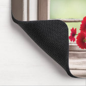 Rote Gerbera-Daisy in einer Box Mousepad (Ecke)