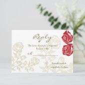 Rote goldene Rose antworten auf Flachkarte RSVP Karte (Stehend Vorderseite)