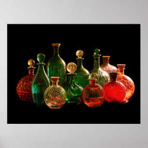 Rote + Grüne Glasflaschen schwarzer Hintergrund Wa Poster