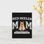 Rote Heeler-Mutter wie eine normale Mutter, außer Karte (Gelbe Blume)