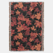 Rote Herbst-Ahornblätter auf Schwarz Decke (Vorderseite Vertikal)