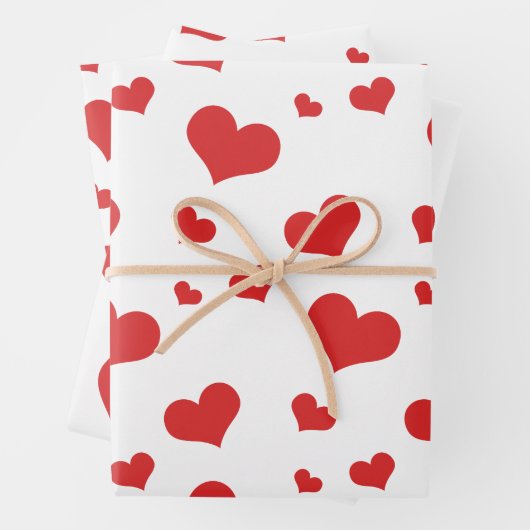 Rote Herzen auf Papierblättern Geschenkpapier Set (Beispiel)