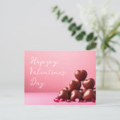 Rote Herzen auf rosa Erde Valentine Postkarte (Stehend Vorderseite)
