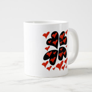 Rote Herzen auf Schwarz Jumbo-Tasse