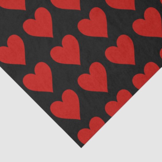 Rote Herzen auf Schwarz Seidenpapier (Ausschnitt)