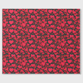 Rote Herzen auf schwarzem Valentin Geschenkpapier (Flach)