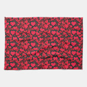 Rote Herzen auf schwarzem Valentin Geschirrtuch (Horizontal)