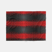 Rote Herzen auf schwarzer Serviette Fleecedecke (Vorderseite (Horizontal))