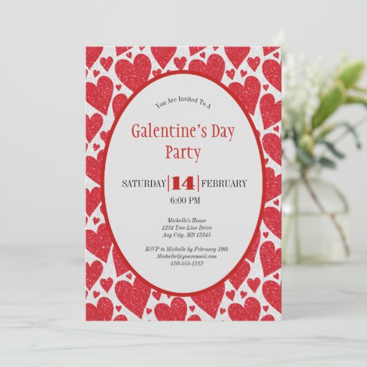 Rote Herzen Glitzer Sparkle Galentine Party Einladung (Stehend Vorderseite)