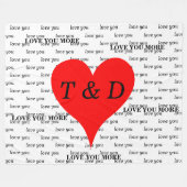 Rote Herzen Liebe Sie Liebe Sie mehr Monogramm Fleecedecke (Vorderseite (Horizontal))