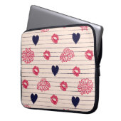 Rote Herzen, Lippen, Gänsehaut. Laptopschutzhülle (Vorderseite Links)