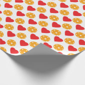 Rote Herzen und orangefarbene Pickleballs Geschenkpapier (Ecke)