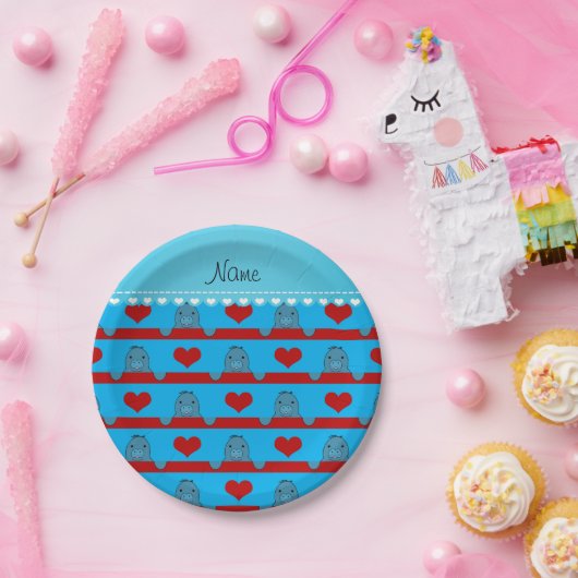 Rote Herzstreifen der Namehimmelblau-Manatis Pappteller (Party)