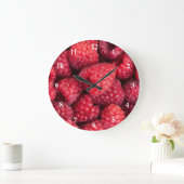 Rote Himbeeren, frisch Große Wanduhr (Zuhause)