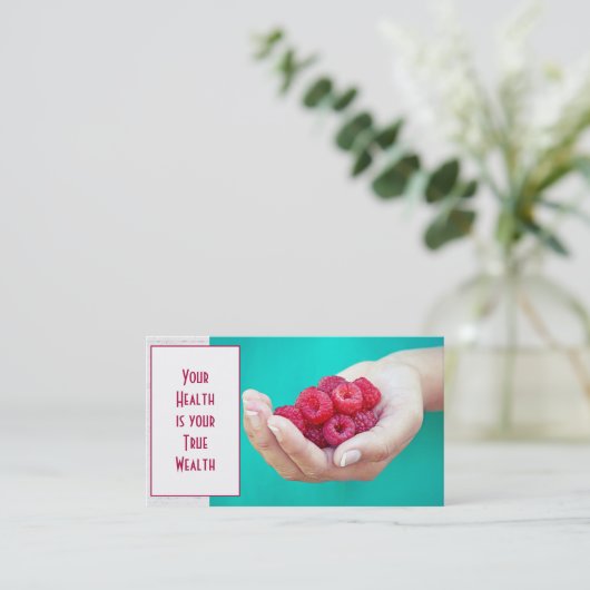 Rote Himbeeren in der Hand Visitenkarte (Stehend Vorderseite)