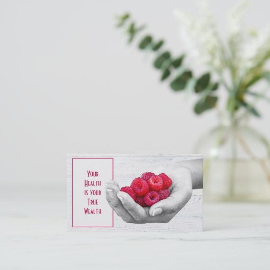 Rote Himbeeren in der Hand-Visitenkarte Visitenkarte (Stehend Vorderseite)