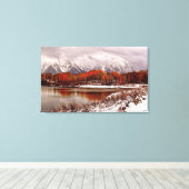 Rote Himmelsreflektionen nach dem ersten Winterstu Leinwanddruck (Insitu (Holzboden))