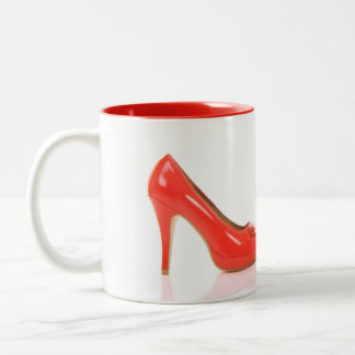 Rote hohe Heels-Tasse mit ergänzender Farbe nach Zweifarbige Tasse