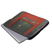 ROTE HOLZTÜR GESCHLOSSEN LAPTOPSCHUTZHÜLLE (Vorne Knopf)