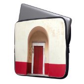 ROTE HOLZTÜR LAPTOPSCHUTZHÜLLE (Vorderseite Links)