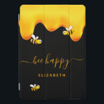 Rote Hummeln-Hummeln-Honig-Monogramm iPad Pro Cover<br><div class="desc">Ein schicker schwarzer Hintergrund mit goldtropfendem Honig. Der Text: Bee Happy mit einem goldenen handgeschriebenen Stil Skript mit Swashes. Personalisieren Sie Ihren Namen und fügen Sie ihn hinzu.</div>