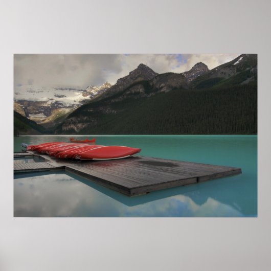 Rote Kanus am Lake Louise Poster (Vorne)