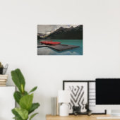 Rote Kanus am Lake Louise Poster (Heimbüro)