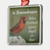 Rote Kardinal-Engel sind in der Nähe der Personali Ornament Aus Metall (Links)