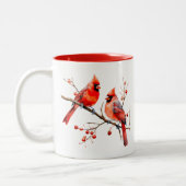Rote Kardinal Vögel auf der Holly-Tree-Zweigstelle Zweifarbige Tasse (Links)