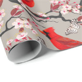 Rote Kardinäle in Kirschblüten Geschenkpapier (Rolleneckpunkt)