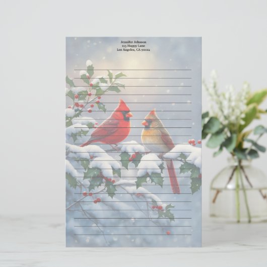 Rote Kardinäle und Holly in Snow Briefpapier (Stehend Vorderseite)