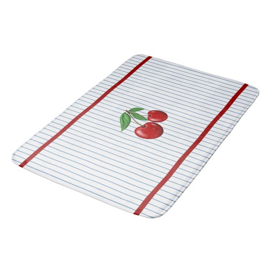 Rote Kirschen auf blauen Streifen Grafikmuster Badematte (Schrägansicht)