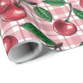 Rote Kirschen auf rosa Gingham Geschenkpapier (Rolleneckpunkt)