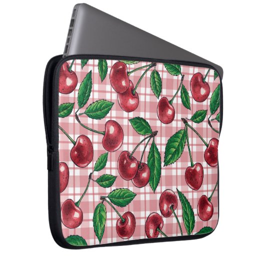 Rote Kirschen auf rosa Gingham Laptopschutzhülle (Vorne Rechts)