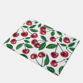Rote Kirschen auf Weiß Fußmatte (Schrägansicht)
