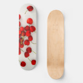 Rote Kirschen auf weißer Seite Skateboard (Vorderseite)