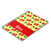 Rote Kirschen aus individuelle Name auf Gelb Notizblock (Linke Seite)