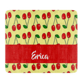 Rote Kirschen aus individuelle Name auf Gelb Schneidebrett