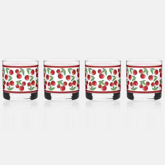Rote Kirschen in allen Mustern Whiskyglas (Vorderseite)