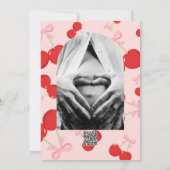 Rote Kirschen mit rosa Bow Coquette Babydusche Einladung (Rückseite)