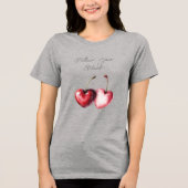 Rote Kirschherzen Tri-Blend Shirt (Vorderseite)
