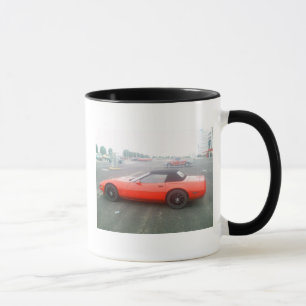 Rote konvertierbare Korvette Tasse