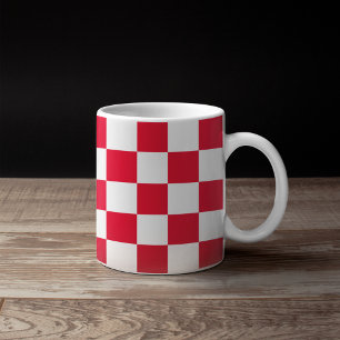 Rote kroatische geometrische Schachbrett Kaffeetasse